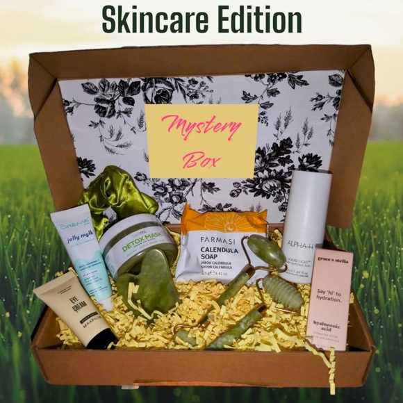 All New BIG Cosmetic Mystery Box - Picture 5 of 12